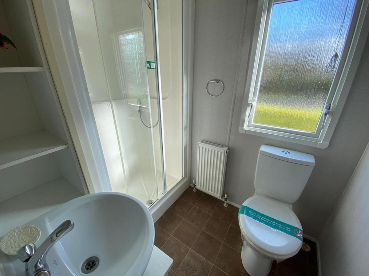 Beautiful 3 Bedroom Caravan With Hot Tub - Tattershall Lakes Exterior foto