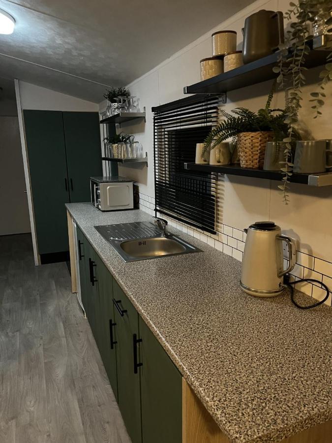 Beautiful 3 Bedroom Caravan With Hot Tub - Tattershall Lakes Exterior foto