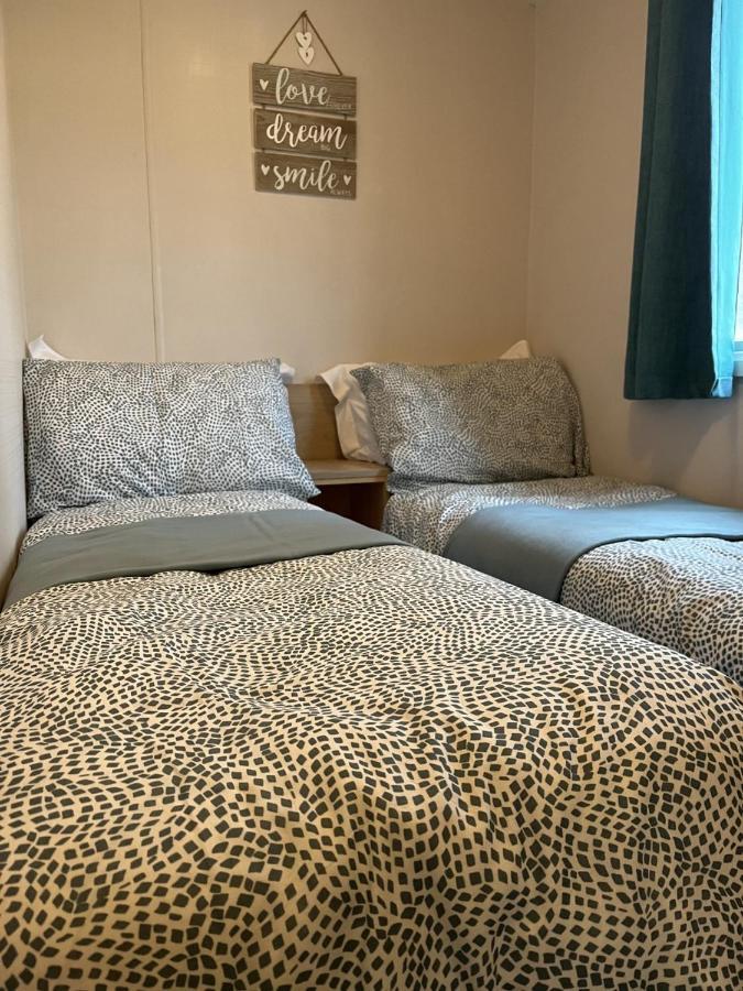 Beautiful 3 Bedroom Caravan With Hot Tub - Tattershall Lakes Exterior foto